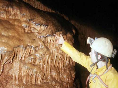 Carbide soot dripping of formations