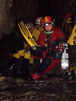 Concentration... Jacques Petit just before the dive of the narrow, muddy and difficult sump